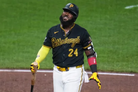 Pirates cut veteran slugger Ozuna after slump amid playoff chase